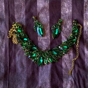 Costume Green and Gold Necklace and earings